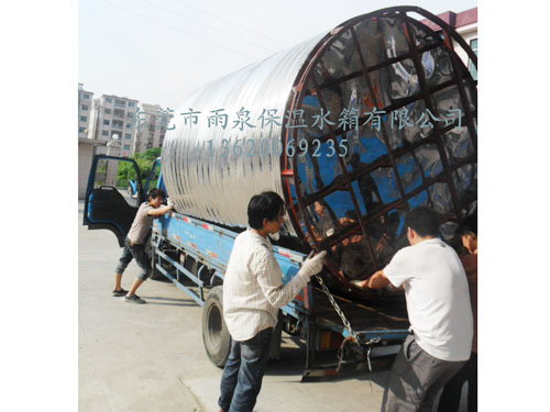 10噸保溫在裝車